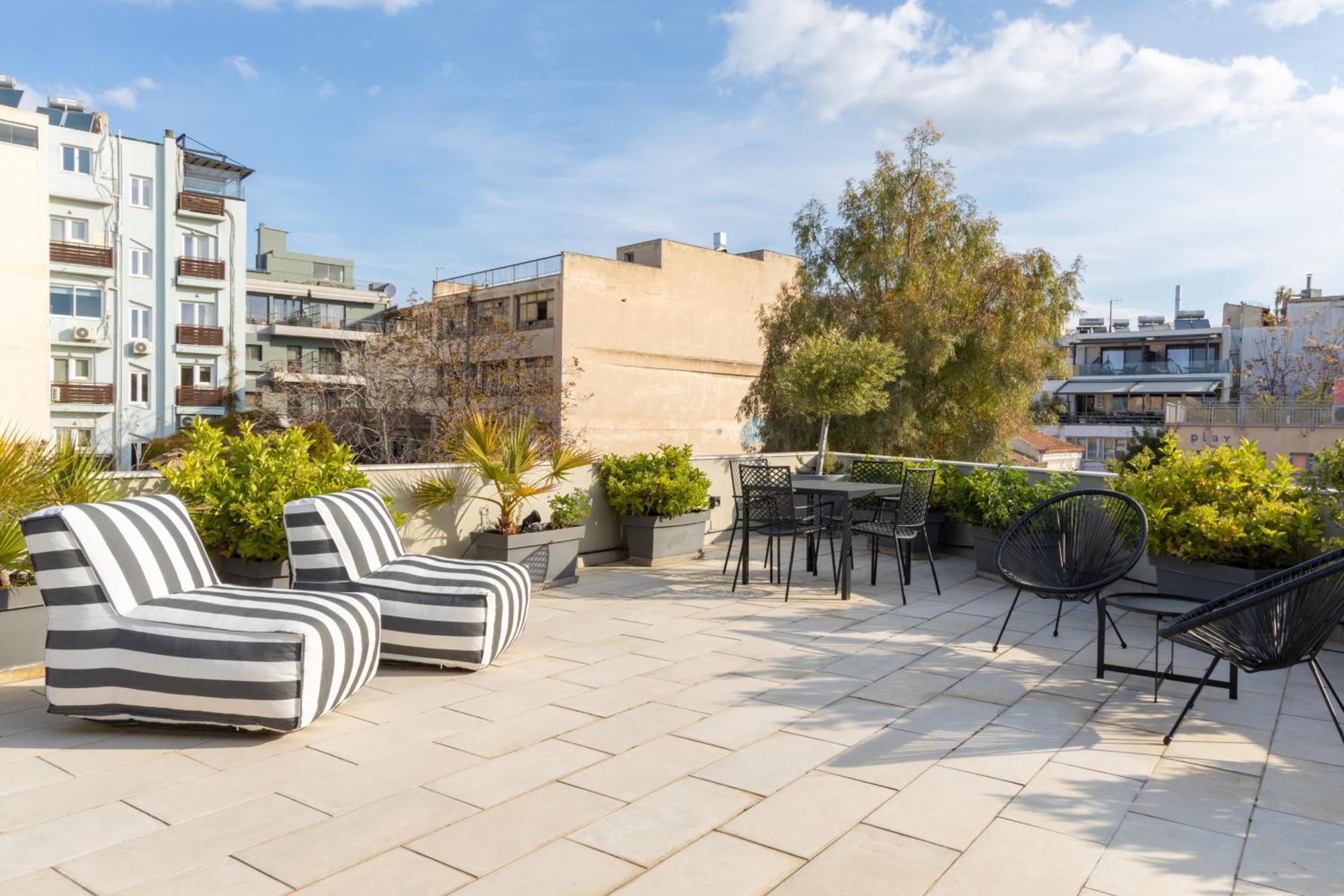 85 Sqm In The Heart Of Athens Shared Rooftop Deck Екстериор снимка
